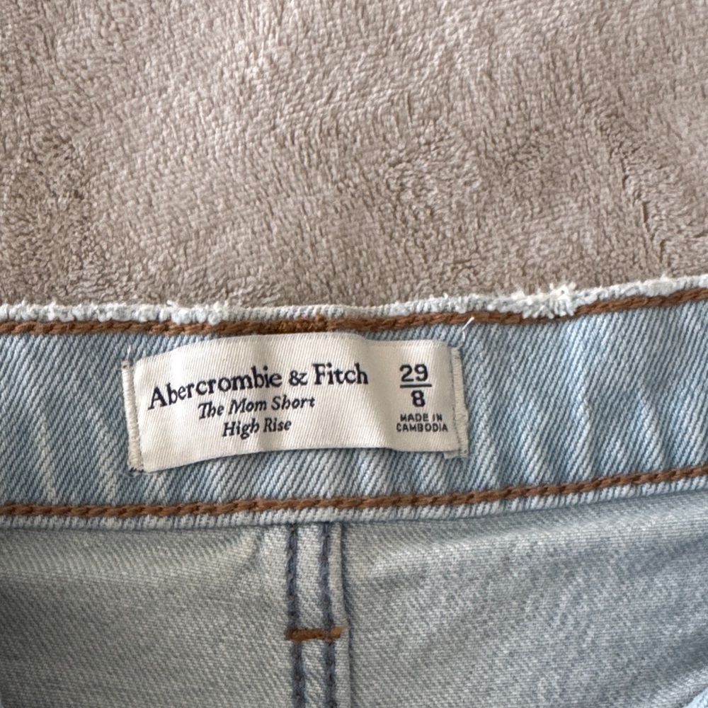 Abercrombie & Fitch The Mom High Rise Short (8)